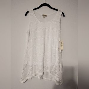 One world lace tank,white size large